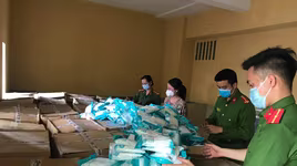 Phát hiện người phụ nữ Trung Quốc thu mua hơn 7 vạn khẩu trang không rõ nguồn gốc