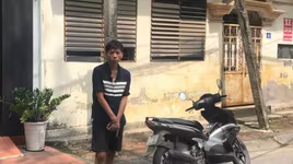 Đang trộm xe máy thì bị chủ nhà phát hiện bắt giữ