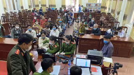 Về xã, xuống thôn làm căn cước công dân gắn chíp cho nhân dân