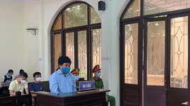 Đối tượng dùng dao, kéo đâm lực lượng phòng chống dịch bị xét xử 24 tháng tù giam