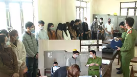 Phát hiện 17 thanh niên nam nữ mở tiệc "bay lắc" trong homestay