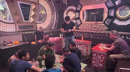 Thuê phòng quán karaoke để tổ chức đánh bạc