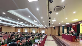 Thứ trưởng Trần Quốc Tỏ thăm và làm việc tại Công an quận Hoàng Mai