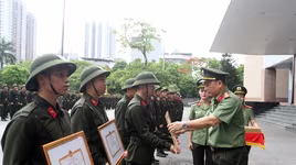 Hoàn thành khóa huấn luyện chiến sĩ nghĩa vụ Công an nhân dân năm 2024