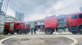 Xem Cảnh sát PCCC&CNCH Cầu Giấy “thần tốc” dập tắt đám cháy