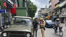 Kiên quyết xử lý xe UAZ vi phạm giao thông