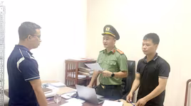 Triệt xóa đường dây tổ chức cho người khác trốn đi nước ngoài, bắt 9 đối tượng