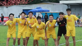 Chùm ảnh loạt trận 8h sáng 2-11