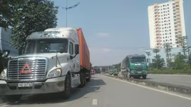 Xe quá tải tái xuất, hoành hành trên nhiều tuyến đường Hà Nội