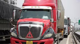 Đề nghị bố trí CSGT dẫn đoàn xe chở hàng hóa qua các chốt kiểm dịch của Hà Nội