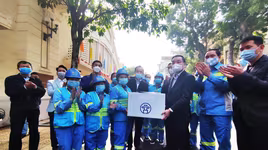 Video: Chủ tịch UBND TP Hà Nội thăm hỏi, cảm ơn công nhân môi trường ứng trực dịp Tết