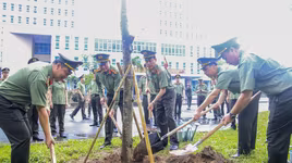 Cụm thi đua số 5 - CATP Hà Nội trồng cây đời đời nhớ ơn Chủ tịch Hồ Chí Minh