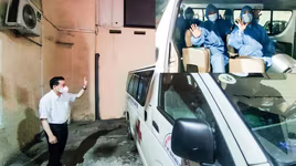 Chủ tịch Hà Nội tiễn “đội đặc nhiệm” lên đường “chi viện” Bắc Giang dập dịch