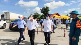 [ẢNH] Chuyến thị sát, kiểm tra chống dịch dày đặc của Trưởng Ban chỉ đạo phòng chống Covid-19 Hà Nội