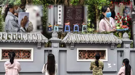 Hà Nội: Thanh niên đi cầu duyên, bái vọng ở chùa Hà trong ngày Phụ nữ Việt Nam