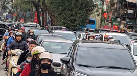 UBND TP Hà Nội trả lời cử tri về lộ trình không lưu hành xe máy sử dụng xăng, dầu trong phạm vi vành đai I 