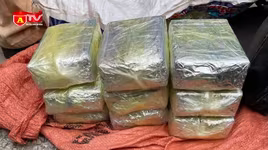 Bị kiểm tra hành chính, đối tượng vứt lại balo chứa ma túy để bỏ chạy