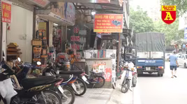 Lấn chiếm vỉa hè để kinh doanh gây mất mỹ quan đô thị, trật tự an toàn giao thông