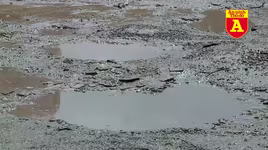 Hoàng Mai: Đường Nguyễn Cảnh Dị ngày càng xuống cấp