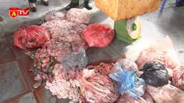 "Rùng mình" với cơ sở sơ chế mỡ, nội tạng động vật "bẩn" ngay gần nghĩa trang