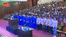 "Nữ quái" và 15 đồng phạm gây rối, xịt hơi cay vào lực lượng chức năng lĩnh án