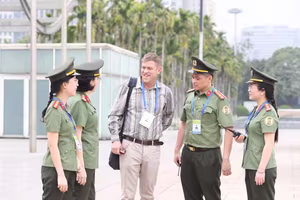 Nhà văn Nguyễn Ngọc Tiến: “Mùa thu Hà Nội đẹp hơn, vì ta được sống trong một thành phố bình yên”