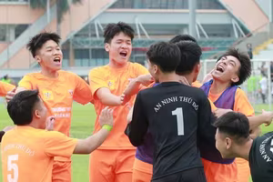 Thắng luân lưu Vinschool OP, trường Xuân Mai thẳng tiến vòng 1/8