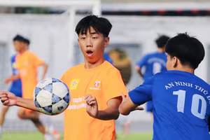 Hình ảnh loạt trận 14h30 ngày 16-11