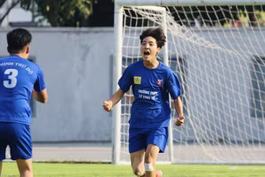 Hạnh phúc vì thỏa nguyện ghi bàn tại giải bóng đá An ninh Thủ đô