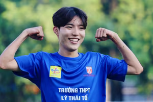 Cầu thủ Hàn Quốc góp công lớn giúp đội nhà đi tiếp