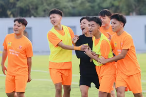 May mắn thuộc về THPT Lê Văn Thiêm ở màn luân lưu nghẹt thở