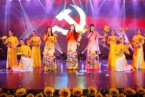 Hà Nội: Các hoạt động biểu diễn nghệ thuật chào mừng 50 năm ngày thống nhất đất nước