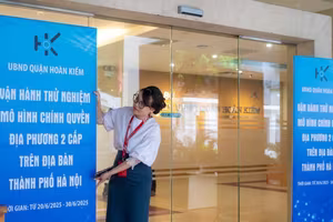 Sáng nay, 30-6, cả nước đồng loạt công bố sáp nhập đơn vị hành chính và lãnh đạo chủ chốt