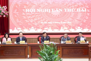 Giới thiệu để bầu bà Phùng Thị Hồng Hà làm Chủ tịch HĐND TP, ông Nguyễn Đức Trung làm Chủ tịch UBND TP Hà Nội