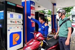 Giá xăng tăng trở lại từ chiều nay