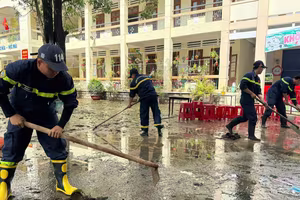 Khoảng 2.000 trường học bị ảnh hưởng bởi mưa lũ