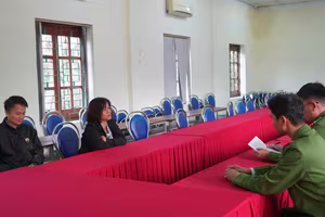 Xác minh vụ cháu gái 13 tuổi bị người nhà bạo hành