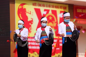 Cầu truyền hình đặc biệt “Lá phiếu của trách nhiệm và niềm tin”