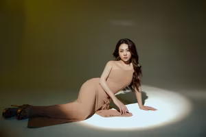 Bước ra từ “Tiếng hát Hà Nội”, Khánh Thy tự tin viết tiếp giấc mơ âm nhạc