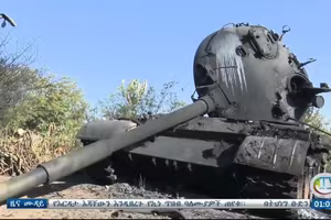 [ẢNH] ‘Cua thép’ T-72 'bị lột mai' khi trúng đòn hiểm từ UAV chiến đấu Iran