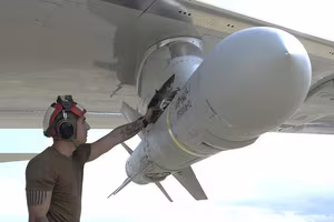 Tên lửa AGM-84 và vai trò trong chiến lược tác chiến tầm xa của Mỹ