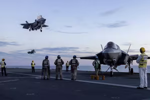 Hàng không mẫu hạm Anh lập kỷ lục mới với 24 tiêm kích F-35B