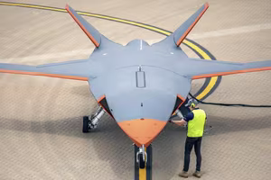 UAV 'Dơi ma' MQ-28 sẵn sàng phóng tên lửa AIM-120