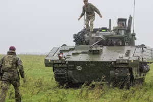 Hàng chục binh sĩ Anh đổ bệnh khi ngồi thiết giáp 10 triệu USD