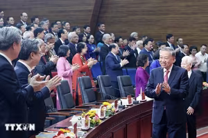 Chùm ảnh: Các đồng chí lãnh đạo cấp cao dự lễ Công bố các Nghị quyết về sáp nhập đơn vị hành chính ở một số địa phương