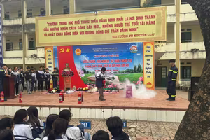 Hơn 1.600 học sinh trải nghiệm thoát nạn trong hỏa hoạn