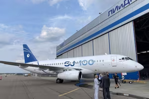 Máy bay SJ-100 'trễ hẹn dài hạn' khi động cơ PD-8 vẫn chưa sẵn sàng