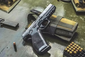 Súng ngắn Lebedev được gấp rút cải tiến dựa trên kinh nghiệm chiến trường