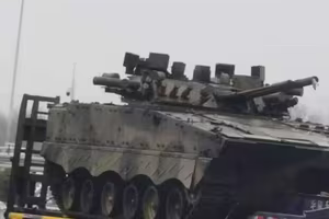 Xe chiến đấu bộ binh ZBD-04 gây bất ngờ khi mang hệ thống phòng vệ chủ động lạ