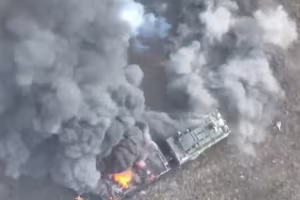 Hệ thống phòng không Bắc cực Tor-M2DT bị phá hủy sau đòn tấn công của UAV